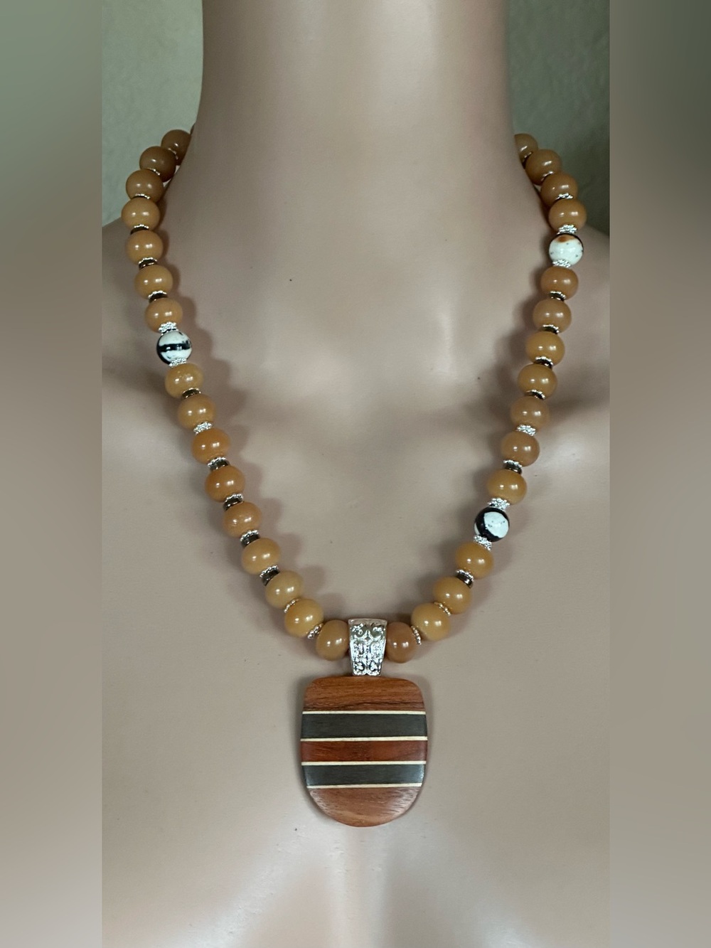 24 inch Bodhi Root bead necklace NWOT